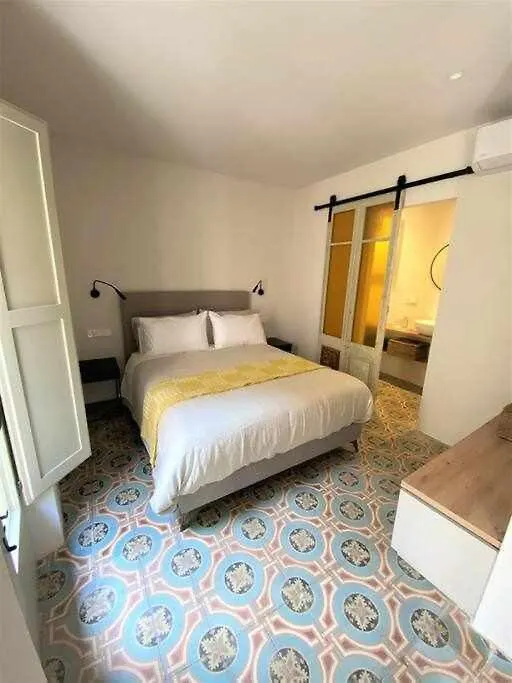Velo Vern 2 Luxury Apartment In The Old Town Girona
